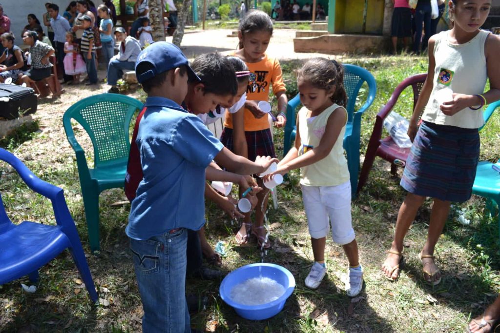 Brandeis-Medical-El-Jute-Honduras-2012_2-1600x1067 (1)