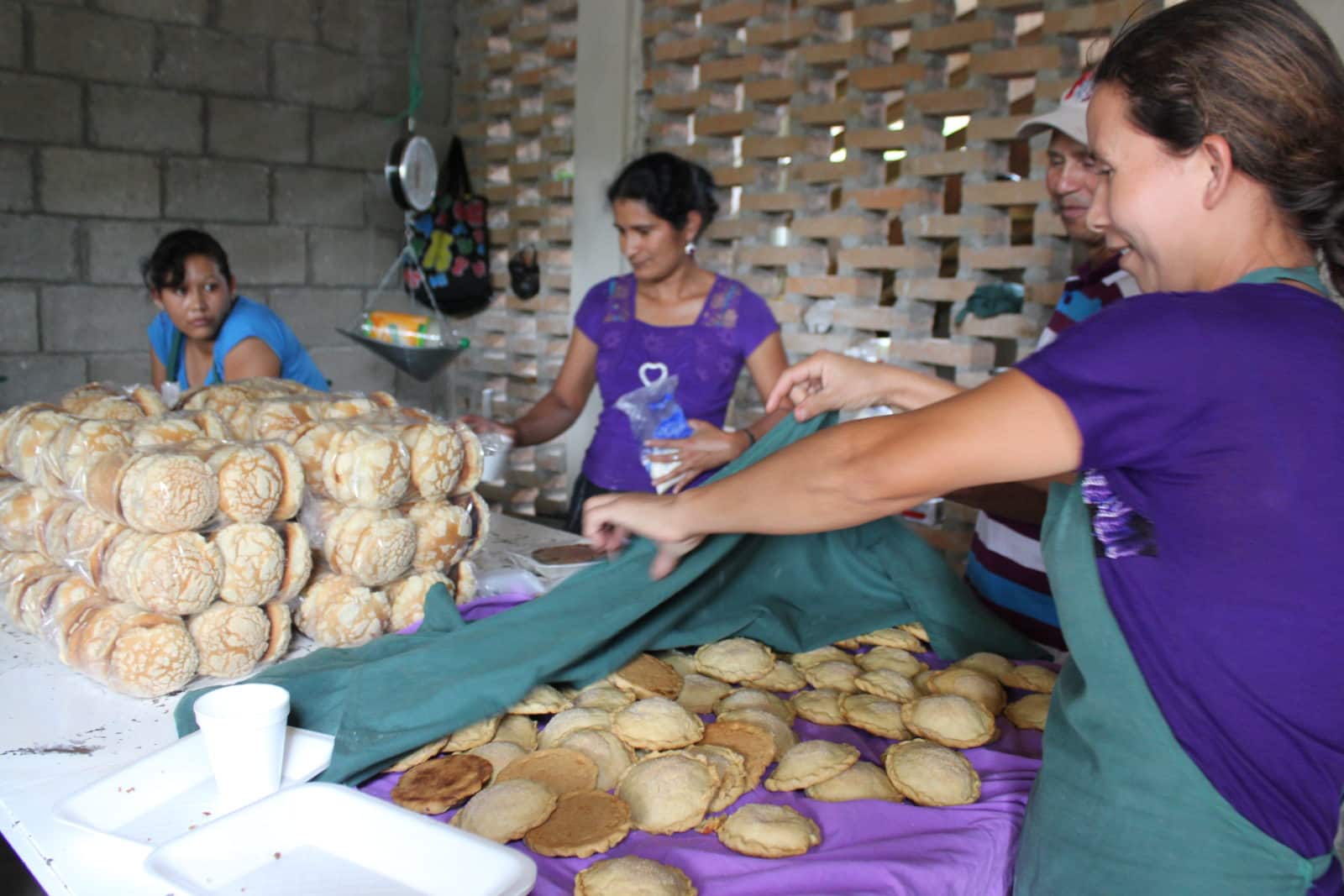 Honduras-Business-El-Canton-1600x1067