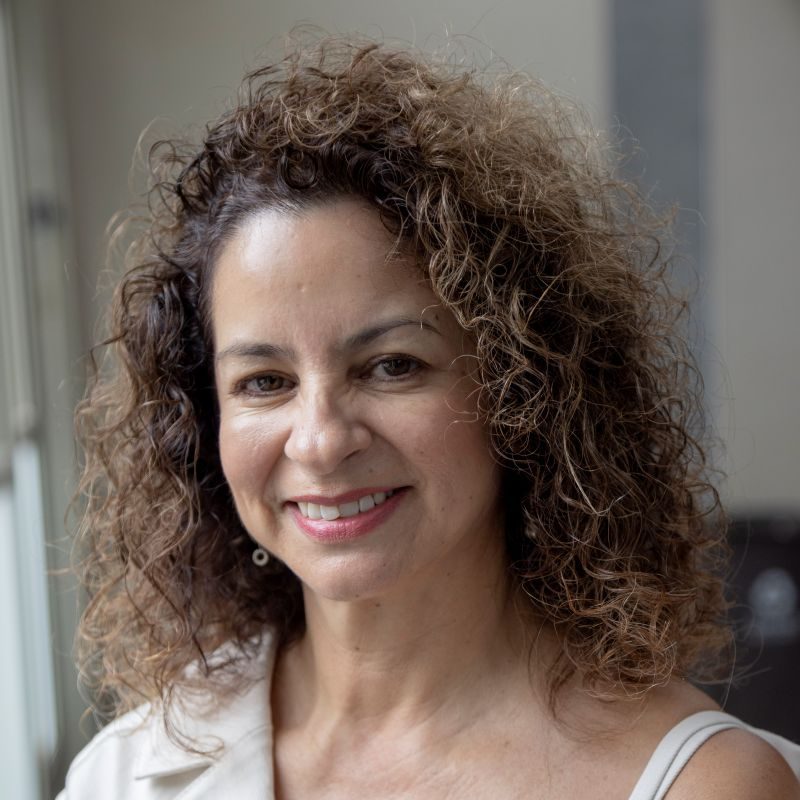 Melinda Cordero-Barzaga Associate Director of Programs Vision y Compromiso